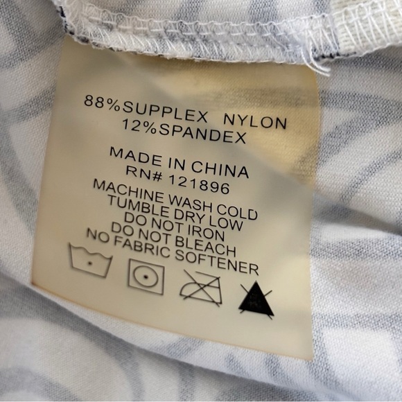 Title Nine Geometric Print V Neck Dress Medium Black White - Picture 5 of 7